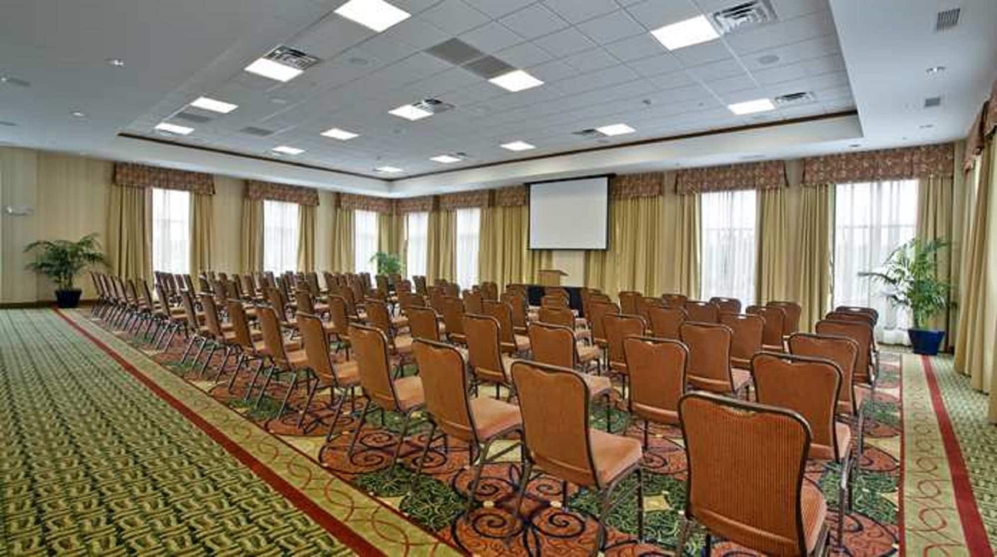 Hilton Garden Forest Mettawa Hotel